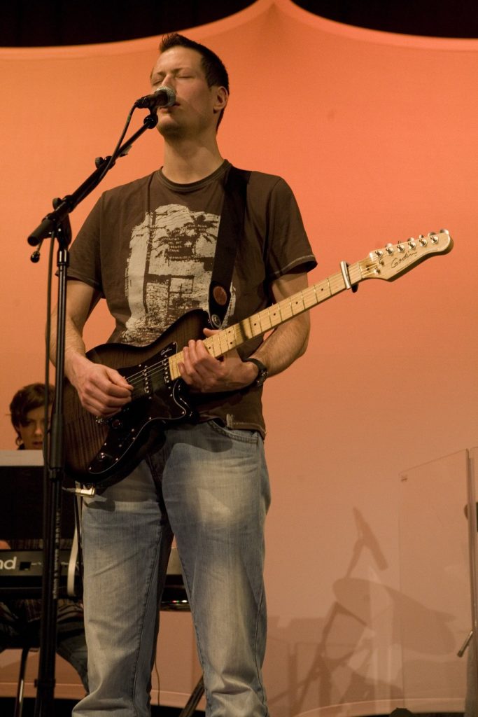 Gitarrist-Saenger-Daniel-Hunziker