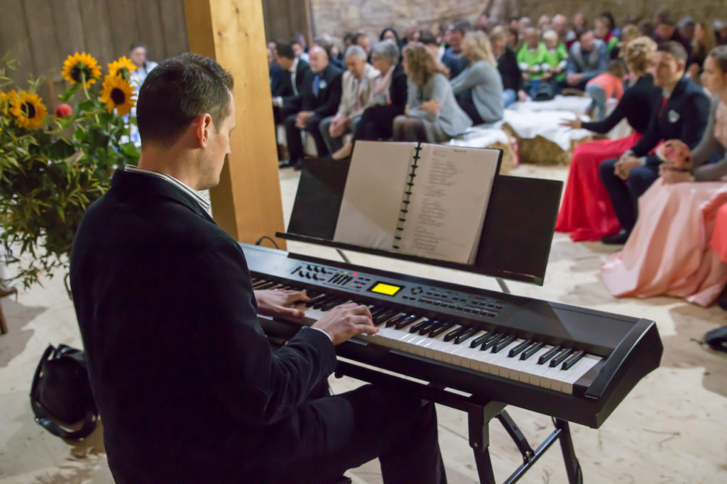 Hochzeit Bauernhof Pianist Hochzeitsgemeinde